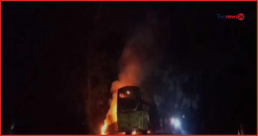 ফরিদপুরে বাসচাপায় ৫ জনের মৃত্যু, ক্ষুব্ধ জনতার ৬ যানবাহন পোড়ানো