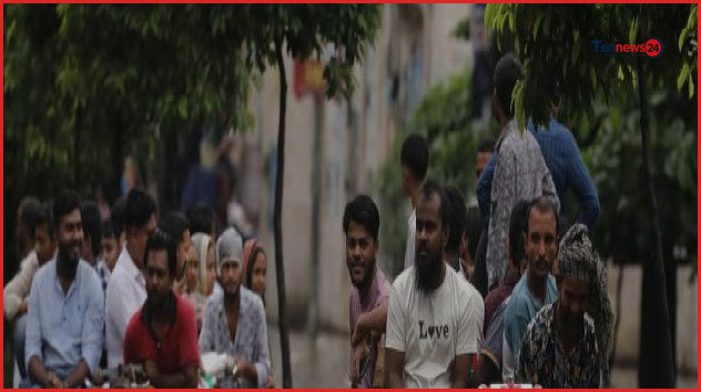টানা বর্ষণে স্থবির ঢাকা, জনজীবনে চরম দুর্ভোগ