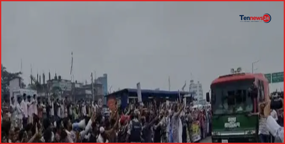 বরিশালে প্রধানমন্ত্রীকে বরণ করতে ৪০ কিলোমিটার দীর্ঘ মানবপ্রাচীর