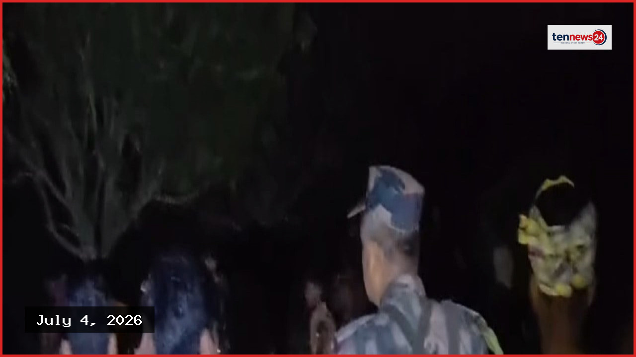 চাঁপাইনবাবগঞ্জের সীমান্তে বিএসএফের লাইট বন্ধ নিয়ে উত্তেজনা