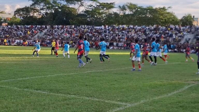 মাদারীপুর স্টেডিয়ামে ওয়াজউদ্দিন মাতুব্বর স্মৃতি গোল্ডকাপের জমজমাট ফাইনাল