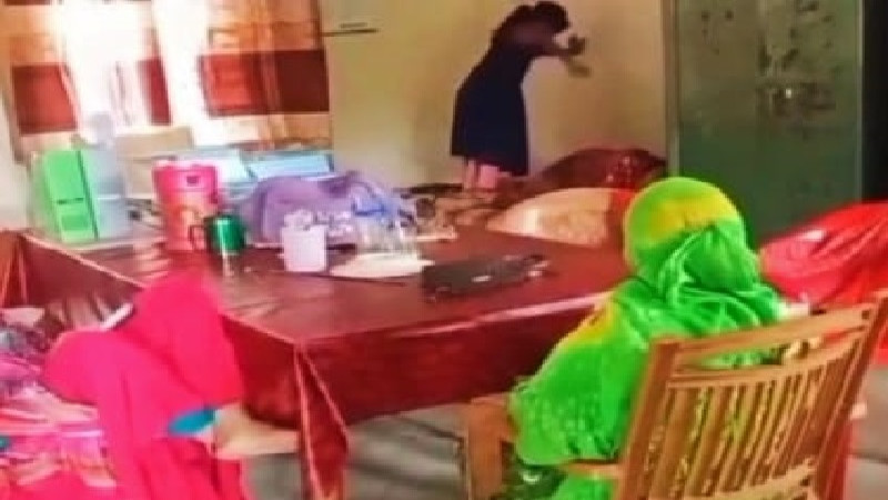 ডিমলায় শিক্ষার্থীদের দিয়ে শিক্ষকদের শরীর ম্যাসাজের অভিযোগ