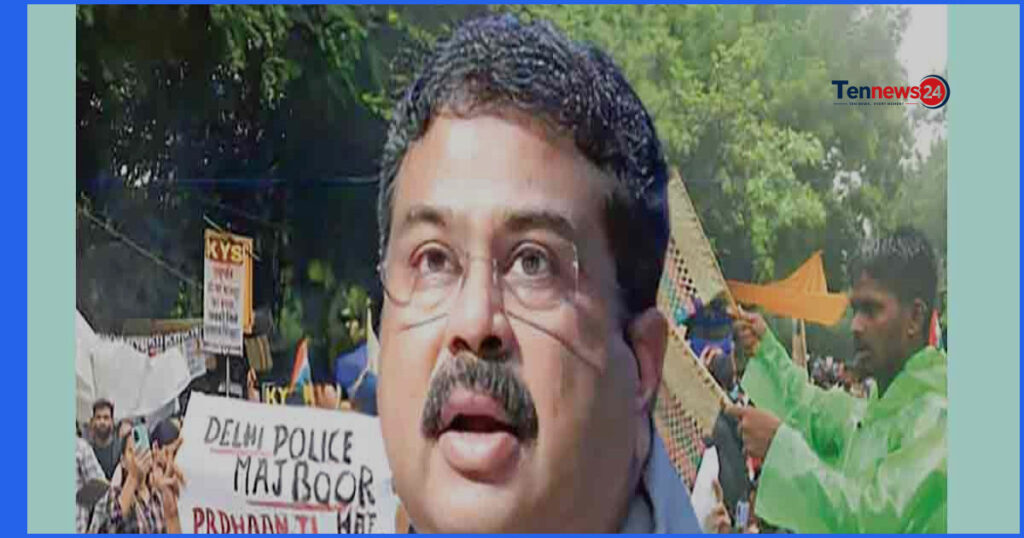 ইস্তফা দিলেন ভারতের শিক্ষামন্ত্রী ধর্মেন্দ্র প্রধান