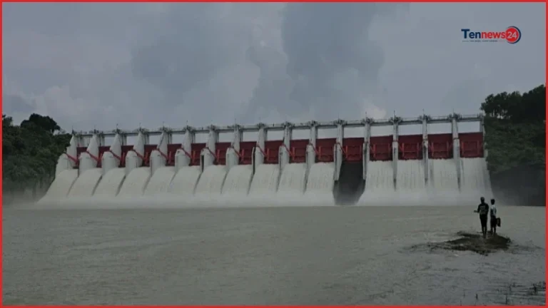 কাপ্তাই বাঁধের ১৬টি স্পিলওয়ে গেট শনিবার খোলার প্রস্তুতি