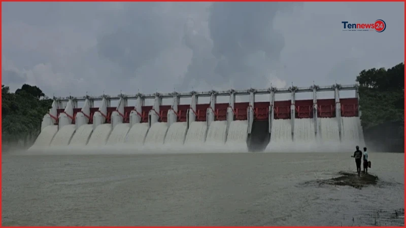 কাপ্তাই বাঁধের ১৬টি স্পিলওয়ে গেট শনিবার খোলার প্রস্তুতি