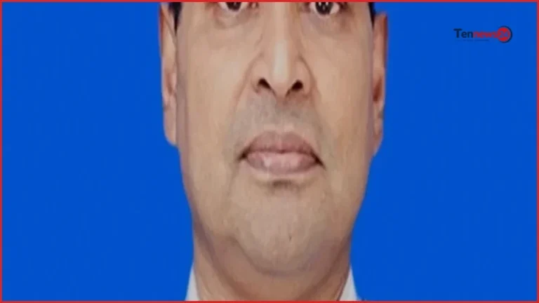 নৌবাহিনীর নতুন প্রধান হিসেবে দায়িত্ব পেলেন খোন্দকার মিজবাহ উল আজীম