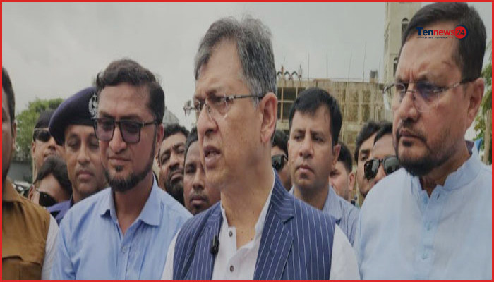বন্যা মোকাবিলায় দীর্ঘমেয়াদি পরিকল্পনা নিচ্ছে সরকার: স্বরাষ্ট্রমন্ত্রী