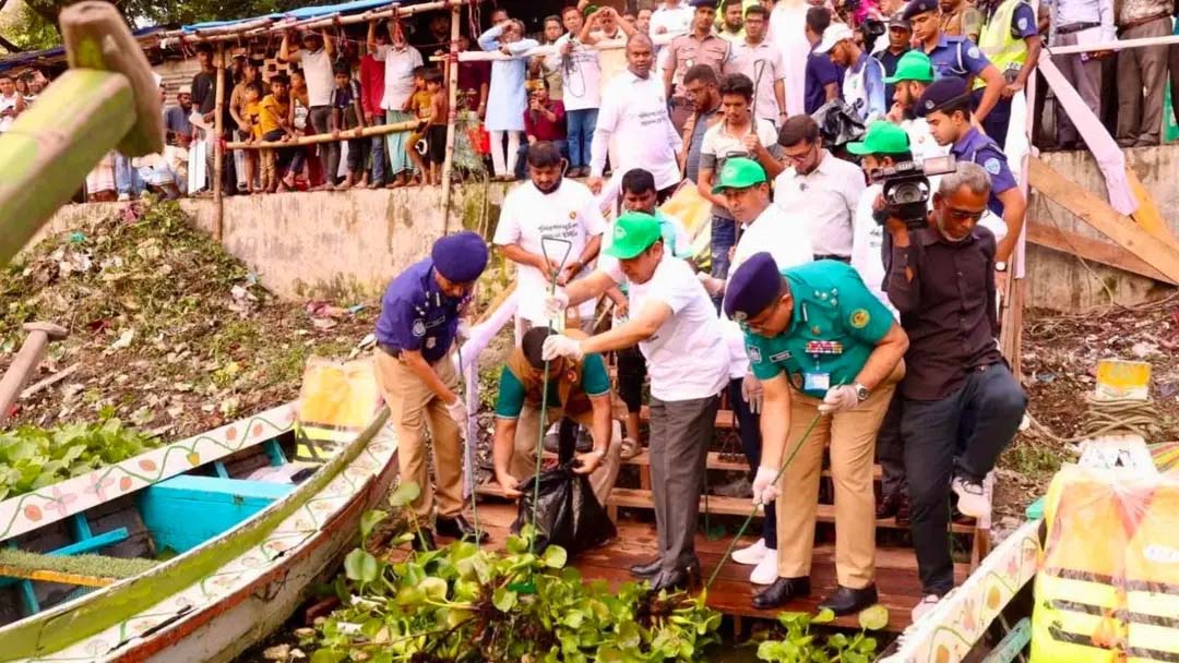 পুকুর পরিষ্কারের পর দেশীয় মাছের পোনা অবমুক্ত করা হবে : ডিসি জাহিদ