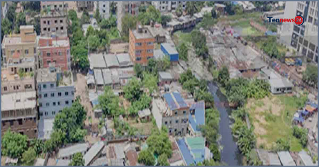 অসাধু কর্মকর্তাদের যোগসাজশে মানচিত্র থেকে হারিয়ে যাচ্ছে ঢাকার খাল