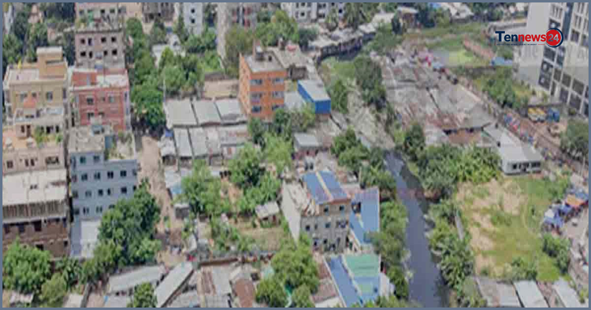 অসাধু কর্মকর্তাদের যোগসাজশে মানচিত্র থেকে হারিয়ে যাচ্ছে ঢাকার খাল