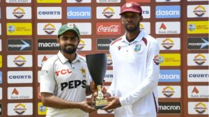 ওয়েস্ট ইন্ডিজের বিপক্ষে সিরিজসেরা হয়ে বাবর আজম স্পর্শ করলেন কিংবদন্তিদের