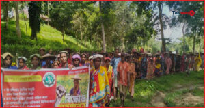 কুলাউড়ায় চা-শ্রমিকদের দৈনিক ৫০০ টাকা মজুরির দাবিতে বিক্ষোভ সমাবেশ