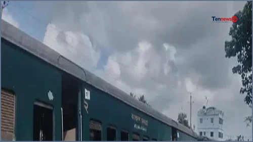 গফরগাঁওয়ে জামালপুর কমিউটার ট্রেনের ৪ বগি লাইনচ্যুত, বন্ধ ট্রেন চলাচল