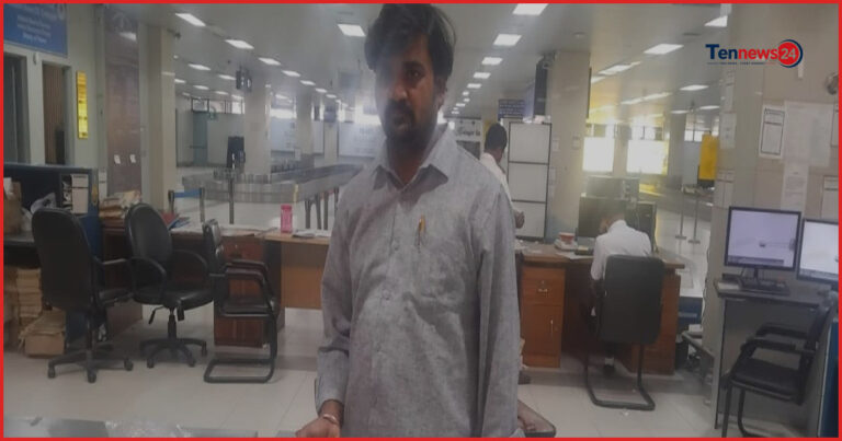 চট্টগ্রাম বিমানবন্দরে কোটি টাকার স্বর্ণসহ ভারতীয় যাত্রী আটক