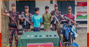 চাঁপাইনবাবগঞ্জে সক্রিয় চোরাই মোবাইল সিন্ডিকেট, ২২টি ফোনসহ আটক ৫