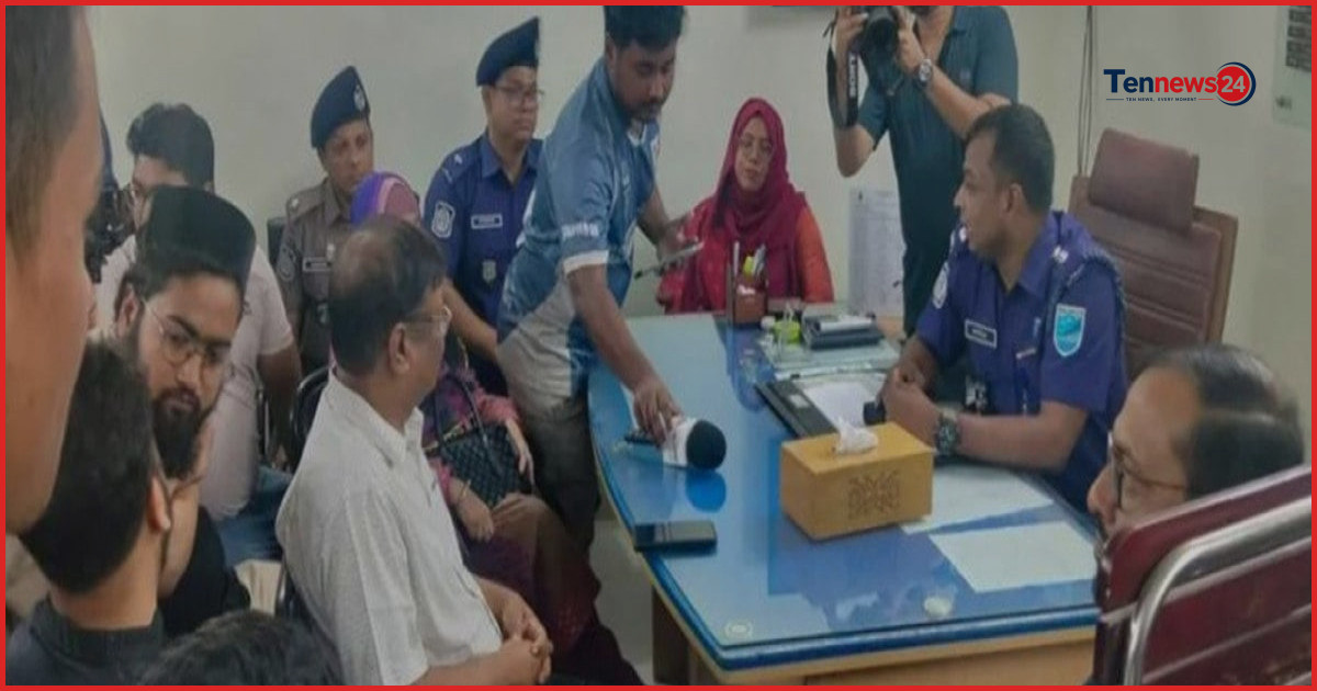 জবি বাস ভাঙচুর: জড়িতদের গ্রেপ্তারে ২৪ ঘণ্টার আল্টিমেটাম উপাচার্যের
