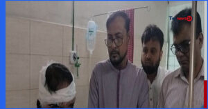 জবিতে সংঘর্ষে আহত শিক্ষার্থীদের দেখতে হাসপাতালে উপাচার্য