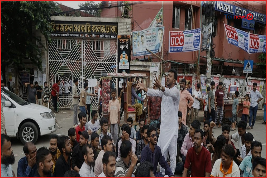 জবির সামনে ছাত্রদলের অবস্থান, আশপাশে নেই ছাত্রশিবিরের নেতা–কর্মীরা