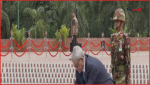 জাতীয় স্মৃতিসৌধে বীর শহীদদের প্রতি শ্রদ্ধা জানালেন রাষ্ট্রপতি মির্জা ফখরুল