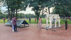 জুলাই গণঅভ্যুত্থান স্মৃতি জাদুঘরে প্রতিদিন ভিড় করছেন হাজারো দর্শনার্থী