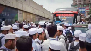 টঙ্গীতে কাভার্ডভ্যান চাপায় মাদরাসাছাত্র নিহত, মহাসড়ক অবরোধ