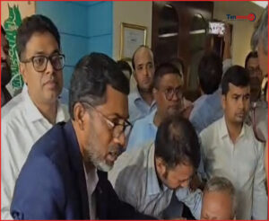 টাকা না পেয়ে ফার্স্ট সিকিউরিটি ইসলামী ব্যাংকে আমানতকারীদের বিক্ষোভ
