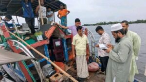 টাঙ্গুয়ার হাওরে নিষেধাজ্ঞা অমান্য করায় ৬ হাউজবোটকে জরিমানা