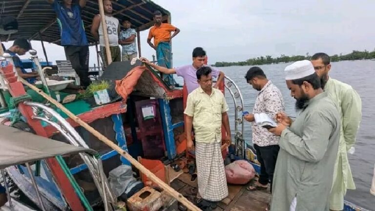 টাঙ্গুয়ার হাওরে নিষেধাজ্ঞা অমান্য করায় ৬ হাউজবোটকে জরিমানা