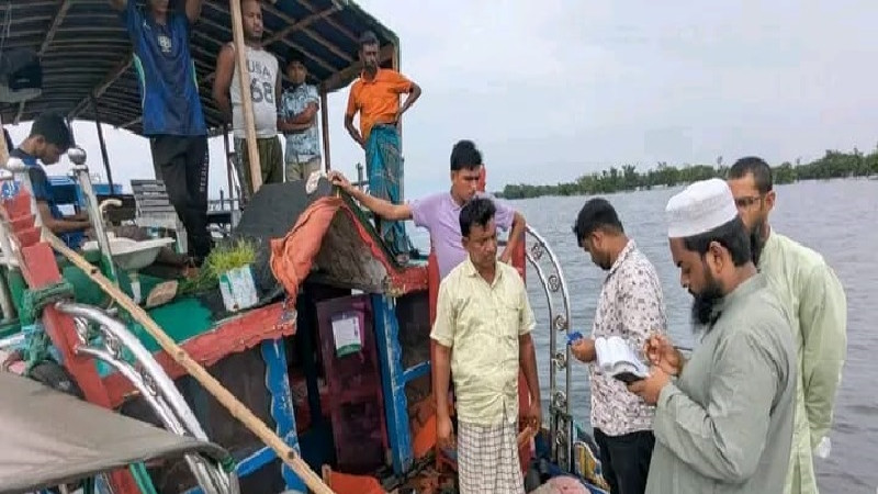 টাঙ্গুয়ার হাওরে নিষেধাজ্ঞা অমান্য করায় ৬ হাউজবোটকে জরিমানা
