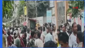 ঢাকা আলিয়া মাদ্রাসায় ছাত্রদল-শিবিরের সংঘর্ষ, আহত বেশ কয়েকজন