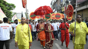 ঢাকার ৪১৬ বছর পূর্তিতে বর্ণিল শোভাযাত্রায় ঐতিহ্যের জয়গান