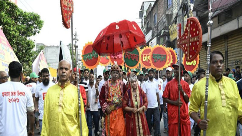 ঢাকার ৪১৬ বছর পূর্তিতে বর্ণিল শোভাযাত্রায় ঐতিহ্যের জয়গান