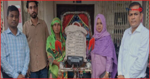 তিন মেয়ে নিয়ে রিকশাচালকের জীবনযুদ্ধ, পাশে দাঁড়ালেন বরিশাল ইউএনও