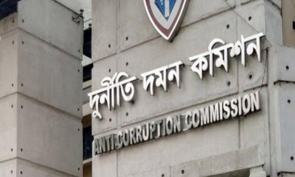 দুদকের তিন শীর্ষ কর্মকর্তার দায়িত্ব পুনর্বণ্টন ও বদলি