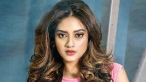 নতুন প্রেমের রোমান্টিক বার্তায় ভক্তদের মাঝে নুসরাত জাহান