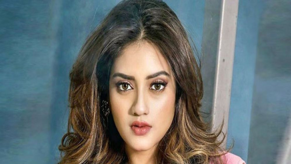 নতুন প্রেমের রোমান্টিক বার্তায় ভক্তদের মাঝে নুসরাত জাহান