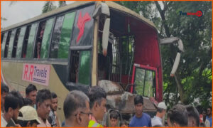নাটোরের মহাসড়কে বাস-ভটভটি সংঘর্ষে ৩ গরু ব্যবসায়ী নিহত