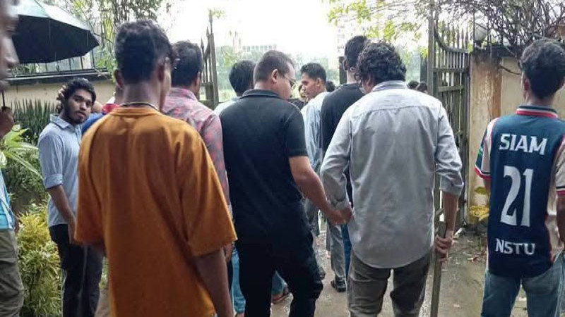 নোবিপ্রবিতে ছাত্রদলের দুই পক্ষের সংঘর্ষ: আহত ৫, তদন্ত কমিটি গঠন