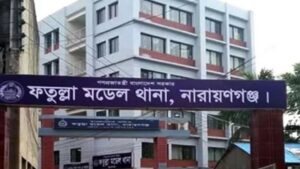 ফতুল্লায় বন্ধ গোডাউন থেকে অজ্ঞাতপরিচয় ব্যক্তির গলিত লাশ উদ্ধার