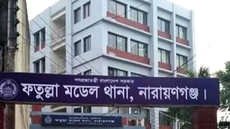 ফতুল্লায় বন্ধ গোডাউন থেকে অজ্ঞাতপরিচয় ব্যক্তির গলিত লাশ উদ্ধার