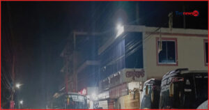 ফুলবাড়ীয়ায় স্থায়ী টার্মিনাল না থাকায় সড়কে বাস, বাড়ছে জনদুর্ভোগ