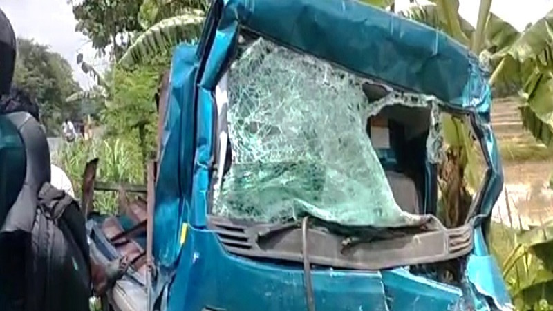 বগুড়ায় ট্রাক-পিকআপের মুখোমুখি সংঘর্ষে চারজন নিহত