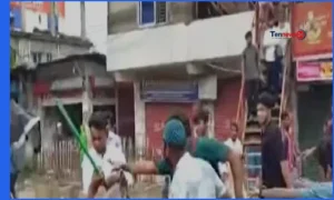 বরিশাল বিশ্ববিদ্যালয়ে ছাত্রদল-শিবির সংঘর্ষে আহত ১০, ক্যাম্পাসে উত্তেজনা