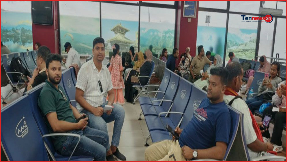 যান্ত্রিক ত্রুটিতে কাঠমান্ডুতে আটকা বাংলাদেশ বিমানের ১২৭ যাত্রী