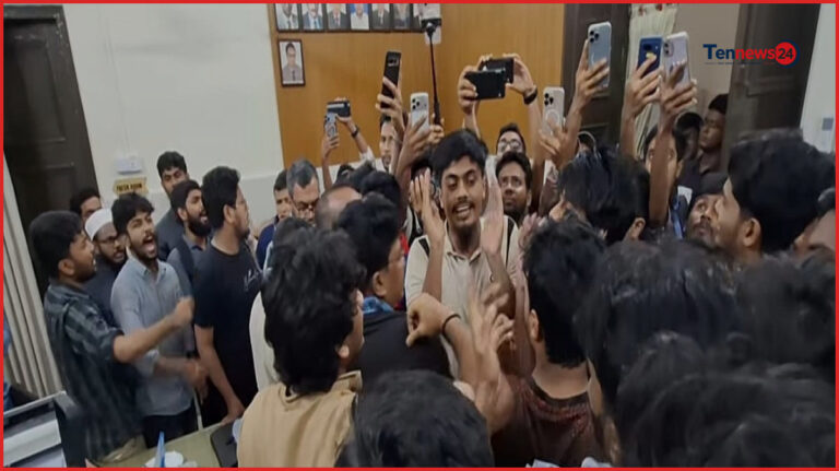 শহীদুল্লাহ হলে ছাত্রদল-শিবির সংঘর্ষ: প্রাধ্যক্ষের পদত্যাগের দাবি