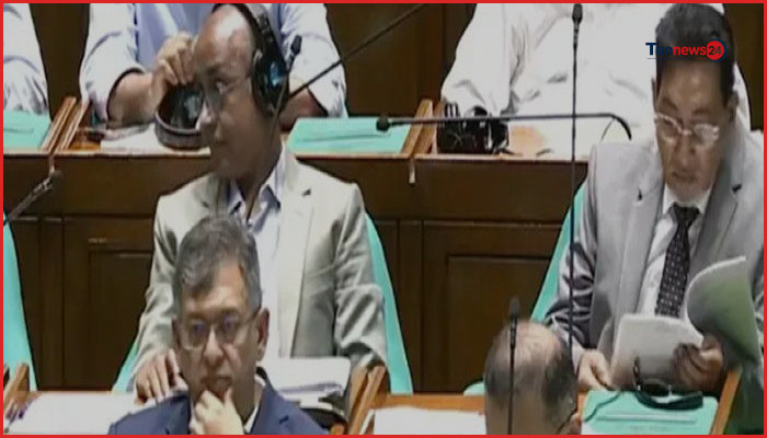 সংসদে প্রধানমন্ত্রীর পাশের আসন পেলেন স্বরাষ্ট্রমন্ত্রী সালাহউদ্দিন আহমদ