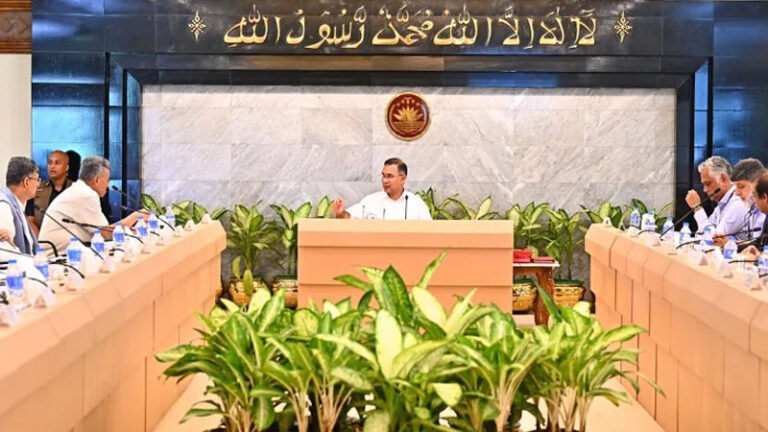 সমন্বিত প্রচেষ্টায় চার-পাঁচ বছরে অর্থনীতিতে ইতিবাচক পরিবর্তন সম্ভব: প্রধানমন্ত্রী