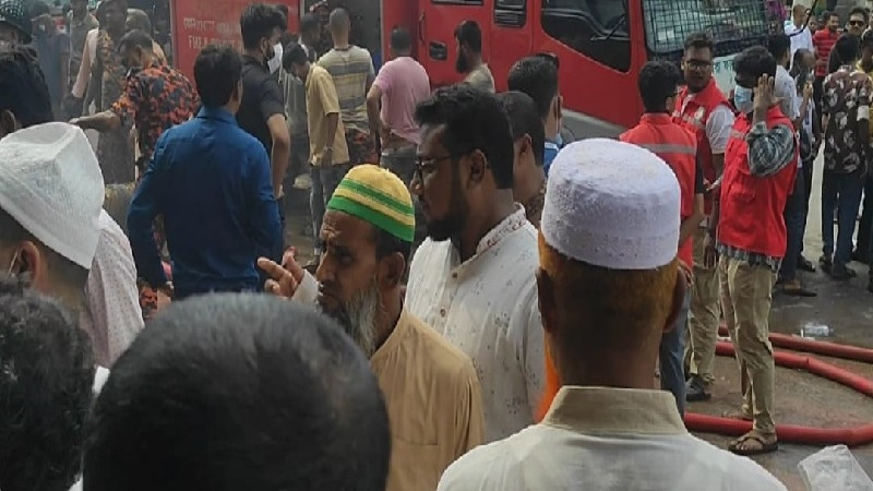 সাতক্ষীরার ব্লিস হাসপাতালে অগ্নিকাণ্ড, নারী ও শিশুসহ আহত অনেকে