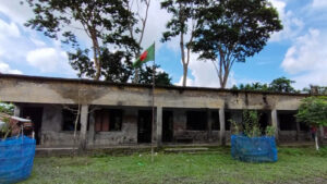 ১২ শিক্ষার্থীর ১৩ শিক্ষক, এসএসসিতে পাস মাত্র একজন