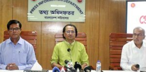 ভর্তুকির চাপ কমাতে জ্বালানি তেলের দাম সমন্বয়: তথ্য উপদেষ্টা